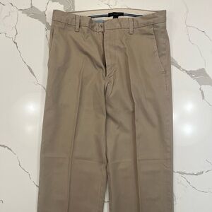Banana Republic Dawson Classic Khaki Pants, 31/32